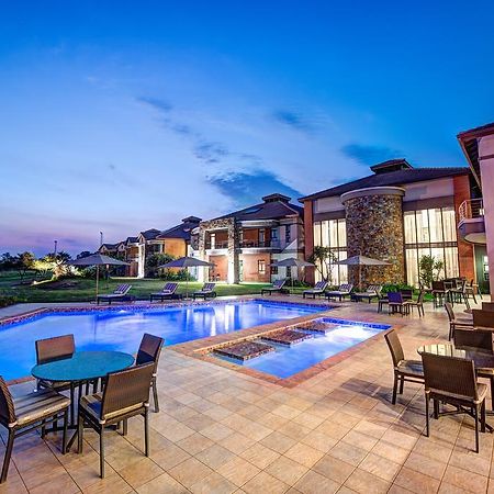 Royal Marang Hotel Phokeng エクステリア 写真 The Village