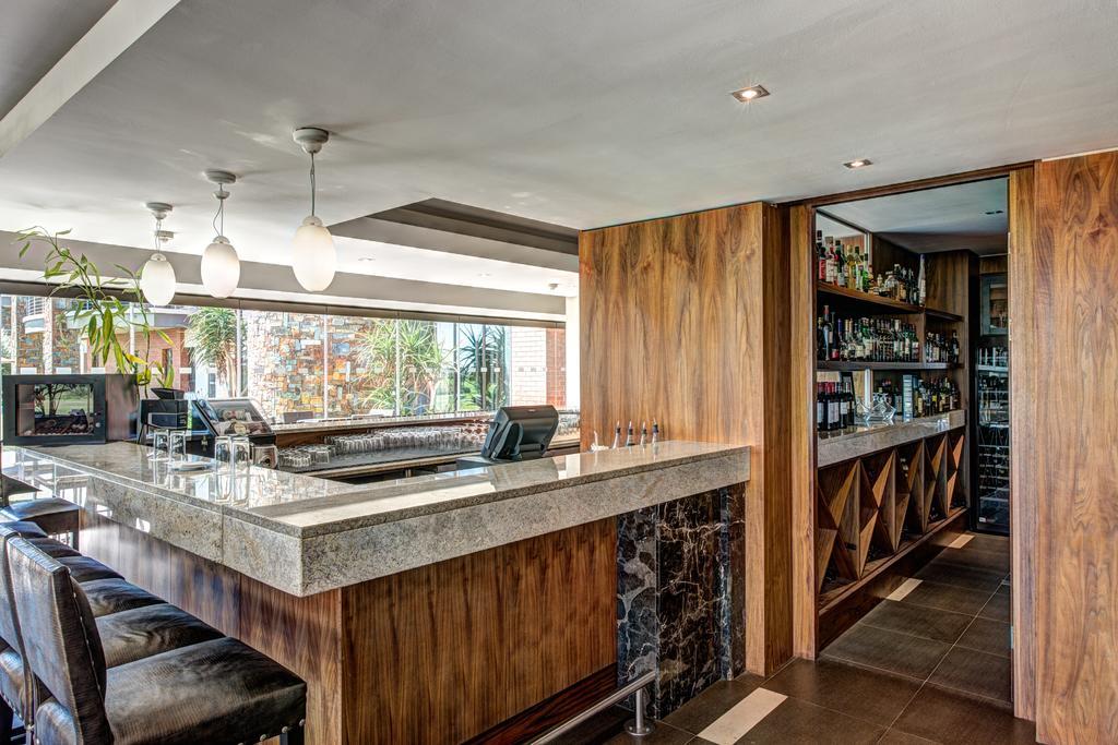Royal Marang Hotel Phokeng エクステリア 写真 The bar at the restaurant