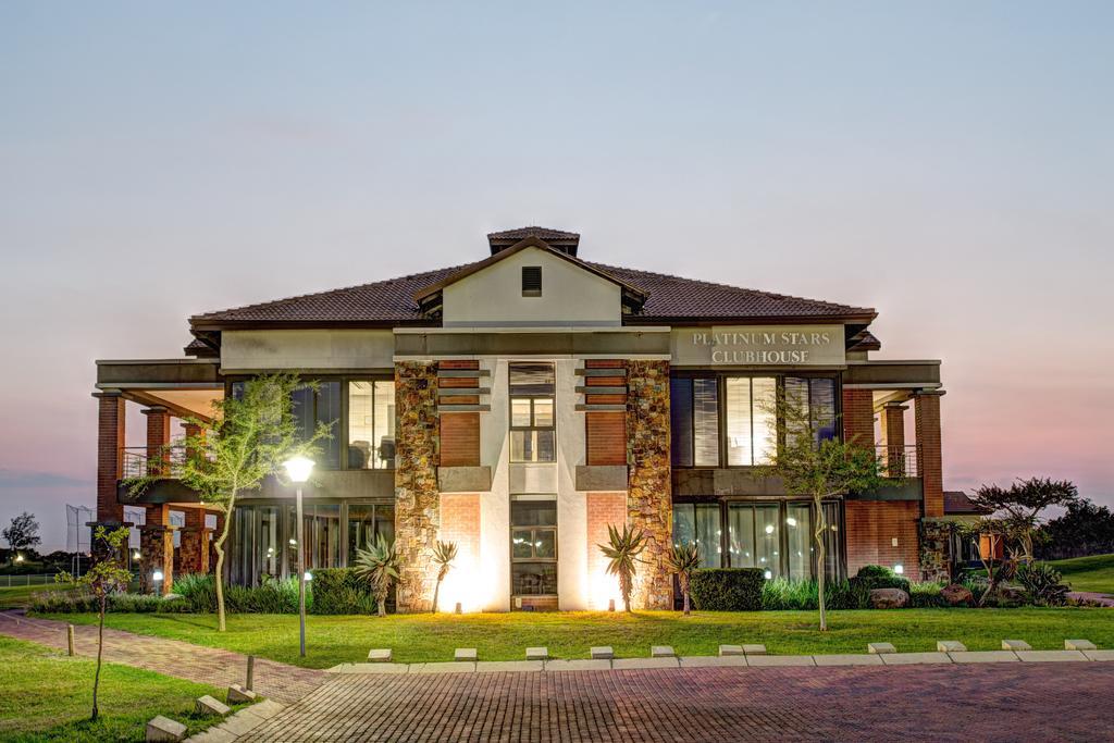 Royal Marang Hotel Phokeng エクステリア 写真 Club House