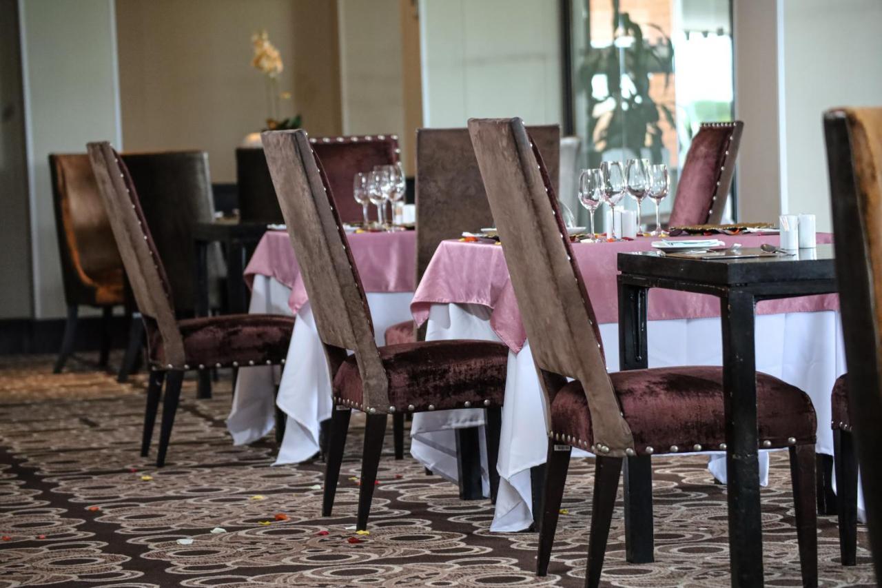 Royal Marang Hotel Phokeng エクステリア 写真 Restaurant